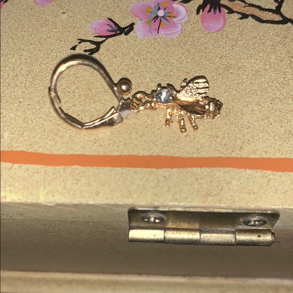 Queen Bee Earrings - Picture 4 of 6